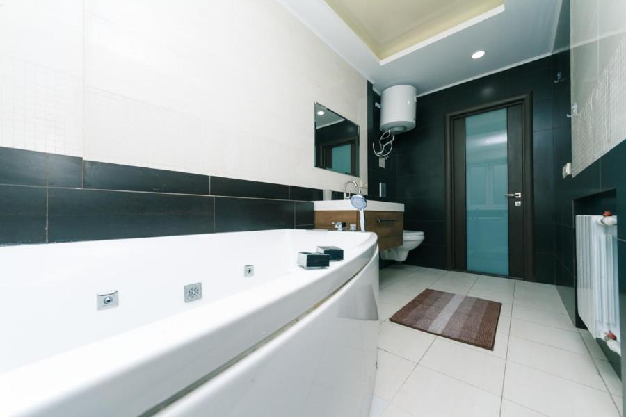 Hotrent Pechersk Lesy 20/22 Kiev Dış mekan fotoğraf