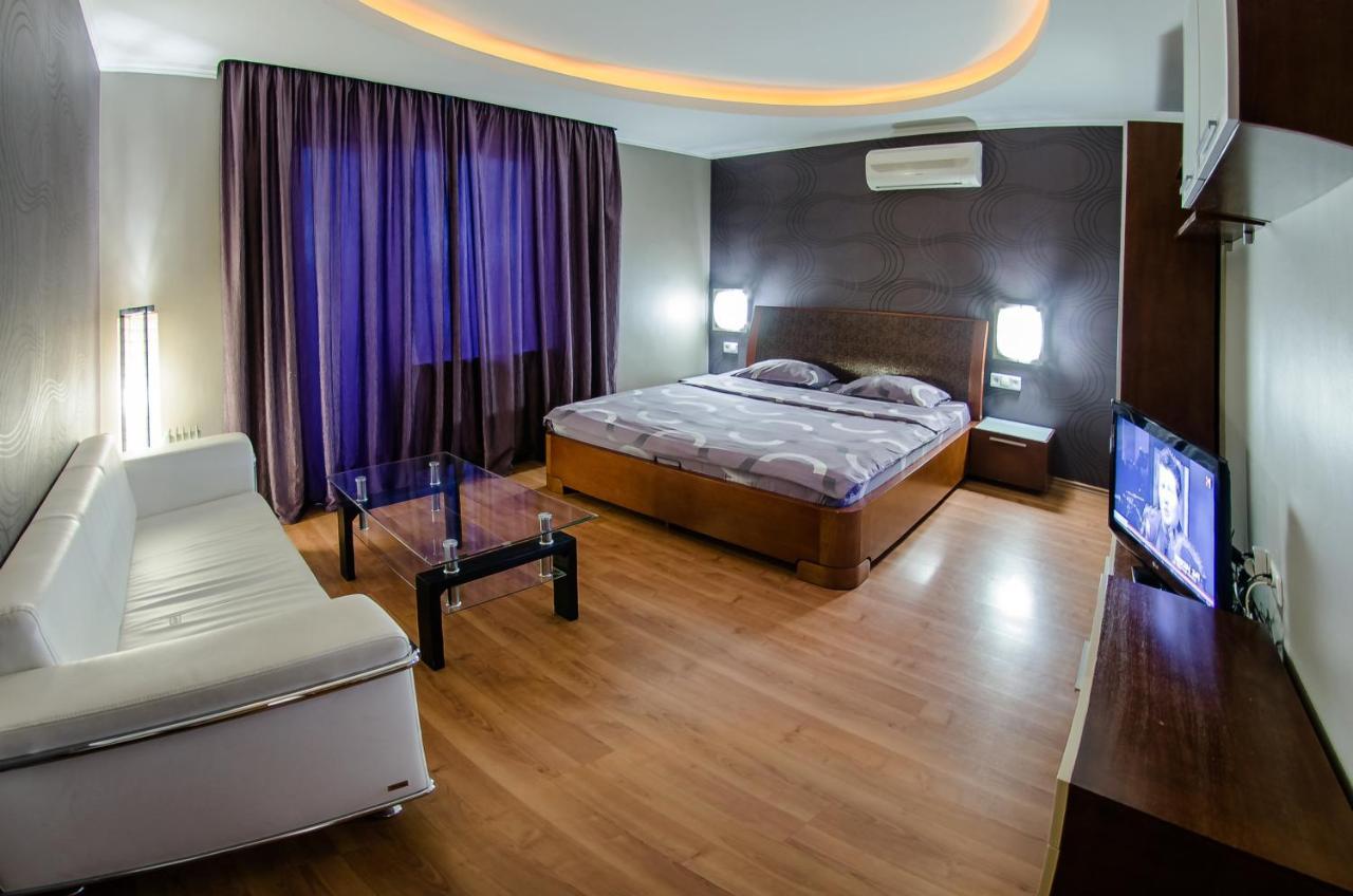 Hotrent Pechersk Lesy 20/22 Kiev Dış mekan fotoğraf